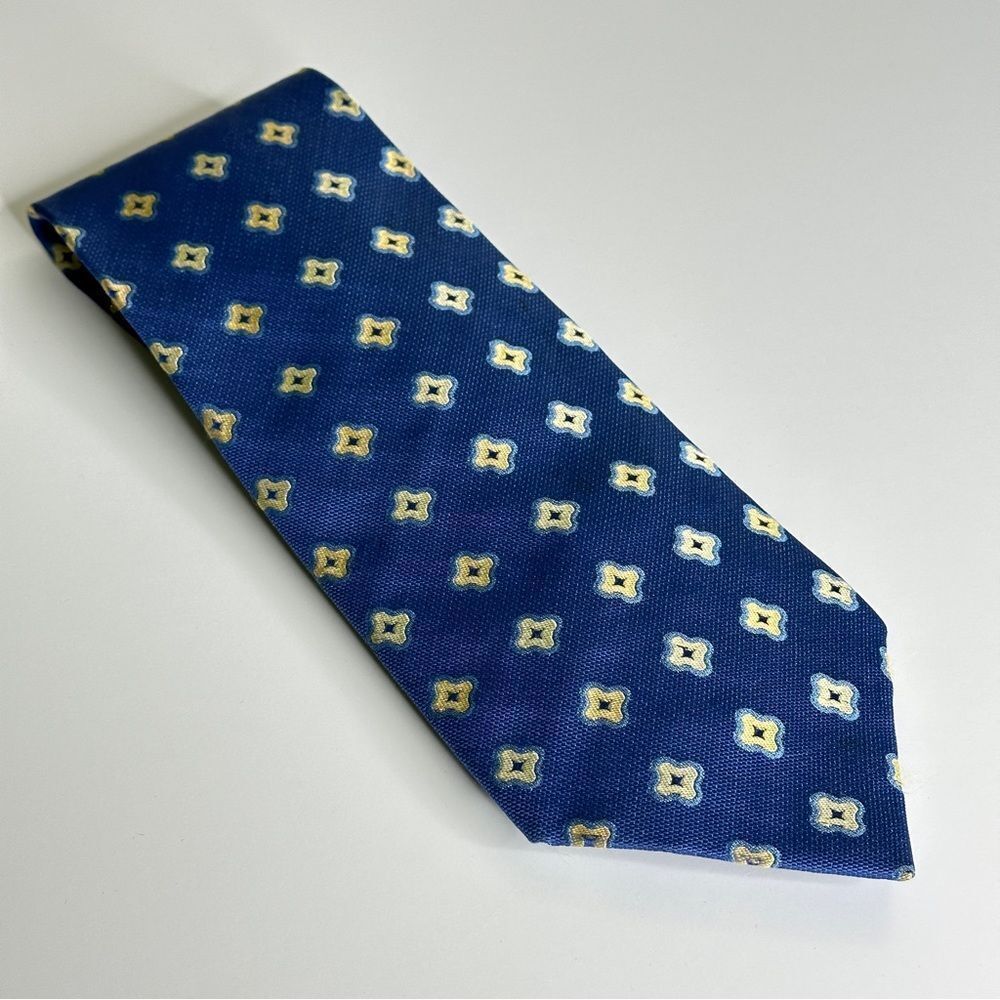Michael Newell Vintage Tie‎ 100% Silk made in Italy Blue w/Star like pattern